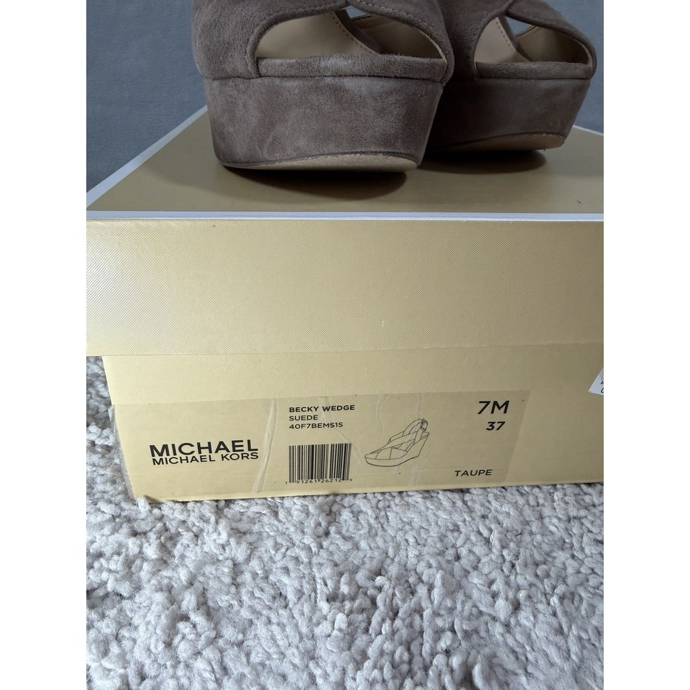 Michael Kors Becky Wedge Suede Size 7M Open Toe Sandal Taupe - Picture 5 of 5